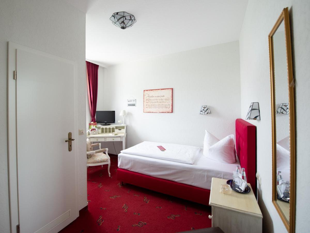 Hotel Zum Vetter Finsterwalde Bagian luar foto